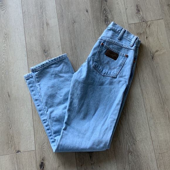 Wrangler Slim Fit Jeans - Picture 7 of 8